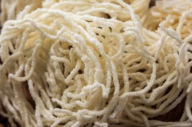 Kurdai, Kurdayi veya Kurdayee, buğday / gehu kullanılarak yapılan bir kızarmış yemektir. seçici odak