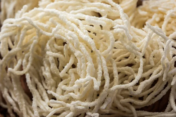 Kurdai, Kurdayi veya Kurdayee, buğday / gehu kullanılarak yapılan bir kızarmış yemektir. seçici odak