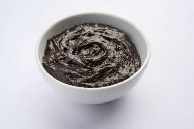 Chyawanprash ya da Chyavanprash, Hindistan 'ın Ayurvedic bağışıklık güçlendiricisinin mineraller ve besin zengini otlardan oluşan bir karışımıdır.