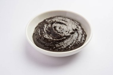Chyawanprash ya da Chyavanprash, Hindistan 'ın Ayurvedic bağışıklık güçlendiricisinin mineraller ve besin zengini otlardan oluşan bir karışımıdır.