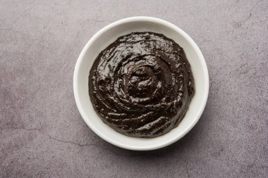 Chyawanprash ya da Chyavanprash, Hindistan 'ın Ayurvedic bağışıklık güçlendiricisinin mineraller ve besin zengini otlardan oluşan bir karışımıdır.