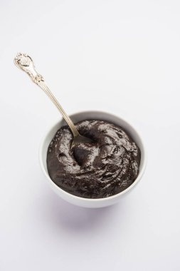 Chyawanprash ya da Chyavanprash, Hindistan 'ın Ayurvedic bağışıklık güçlendiricisinin mineraller ve besin zengini otlardan oluşan bir karışımıdır.