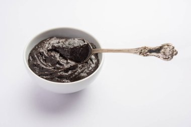 Chyawanprash ya da Chyavanprash, Hindistan 'ın Ayurvedic bağışıklık güçlendiricisinin mineraller ve besin zengini otlardan oluşan bir karışımıdır.
