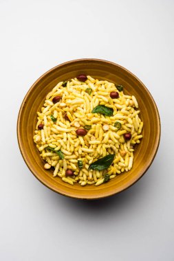Puff Rice Chivda, murmurmurmura ya da mırıldanarak yapılan lezzetli ve baharatlı bir bhel ürünüdür.