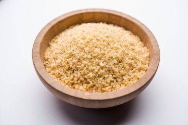 Gehu Dalia ya da Daliya olarak da bilinir. Çatlak ya da Kırık Buğday olarak da bilinir. Bir kâse ya da kaşıkta servis edilir.