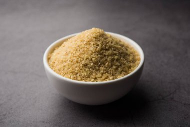 Gehu Dalia ya da Daliya olarak da bilinir. Çatlak ya da Kırık Buğday olarak da bilinir. Bir kâse ya da kaşıkta servis edilir.