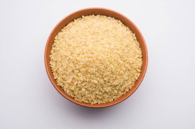 Gehu Dalia ya da Daliya olarak da bilinir. Çatlak ya da Kırık Buğday olarak da bilinir. Bir kâse ya da kaşıkta servis edilir.