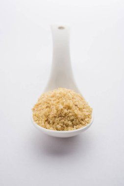 Gehu Dalia ya da Daliya olarak da bilinir. Çatlak ya da Kırık Buğday olarak da bilinir. Bir kâse ya da kaşıkta servis edilir.