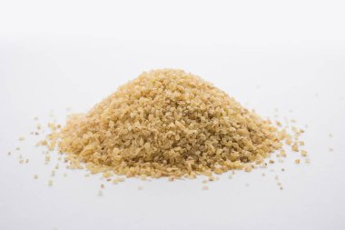 Gehu Dalia ya da Daliya olarak da bilinir. Çatlak ya da Kırık Buğday olarak da bilinir. Bir kâse ya da kaşıkta servis edilir.