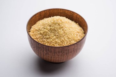 Gehu Dalia ya da Daliya olarak da bilinir. Çatlak ya da Kırık Buğday olarak da bilinir. Bir kâse ya da kaşıkta servis edilir.