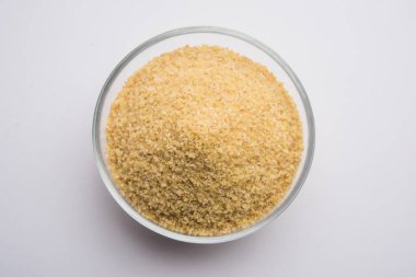 Gehu Dalia ya da Daliya olarak da bilinir. Çatlak ya da Kırık Buğday olarak da bilinir. Bir kâse ya da kaşıkta servis edilir.