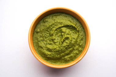 Çiğ mango turşusu olarak da bilinen yeşil mango, olgunlaşmamış mangolardan yapılan Hint turşusudur.