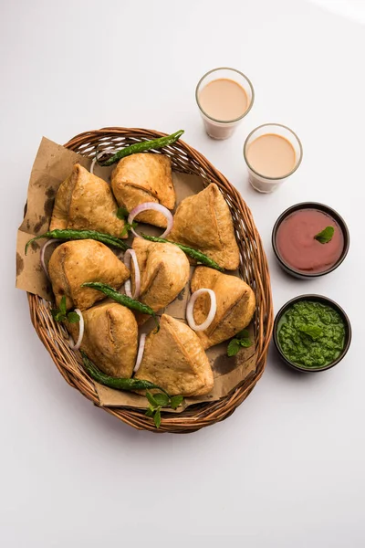 Samosa Triangle Shape Fried Baked Pastry Savoury Filling Popular Indian — Stock Photo, Image