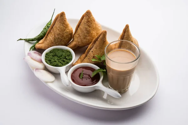 Samosa Triangle Shape Fried Baked Pastry Savoury Filling Popular Indian — Stock Photo, Image