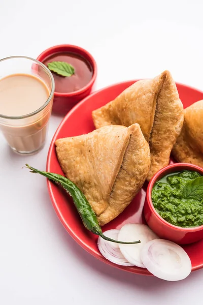 Samosa Pastelaria Frita Assada Forma Triângulo Com Recheio Salgado Lanches — Fotografia de Stock