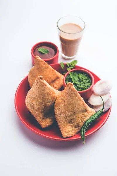 Samosa Triangle Shape Fried Baked Pastry Savoury Filling Popular Indian — Stock Photo, Image