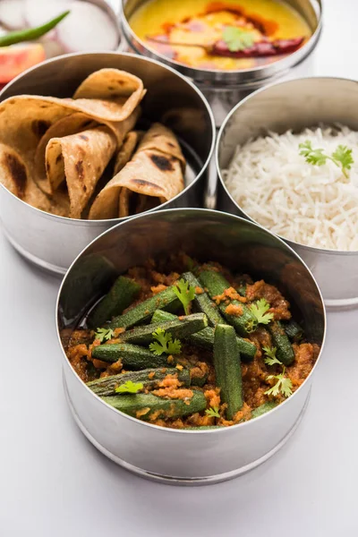 Boîte Lunch Végétarienne Indienne Tiffin Acier Inoxydable Pour Bureau Lieu — Photo