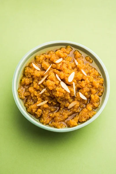 Moong Dal Halwa是一种经典的印度甜食 由Moong Lentils Sugar Ghee和Cardamom Powder制成 — 图库照片