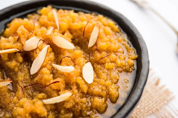 Moong Dal Halwa是一种经典的印度甜食 由Moong Lentils Sugar Ghee和Cardamom Powder制成 — 图库照片