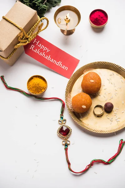 Raksha Bandhan Rakshabandhan Rakhi Haldi Kumkum Rice Sweet Mithai Gift — 스톡 사진