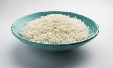 Long Basmati Rice, Hint ana yemeğidir ve bir kase içinde servis edilir. seçici odak