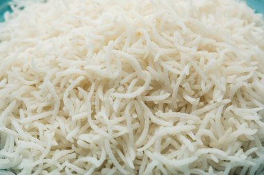 Long Basmati Rice, Hint ana yemeğidir ve bir kase içinde servis edilir. seçici odak