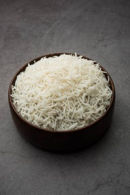 Long Basmati Rice, Hint ana yemeğidir ve bir kase içinde servis edilir. seçici odak