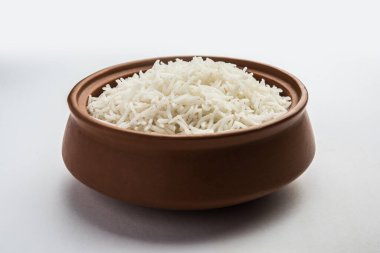 Long Basmati Rice, Hint ana yemeğidir ve bir kase içinde servis edilir. seçici odak
