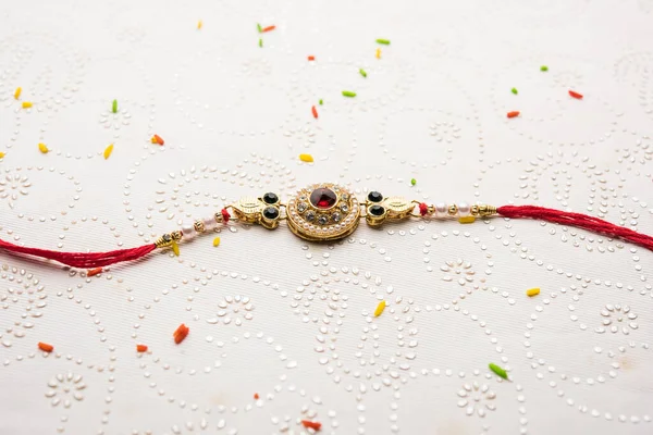 Designer Rakhi Raakhi Sau Brățară Pentru Festivalul Indian Raksha Bandhan — Fotografie, imagine de stoc