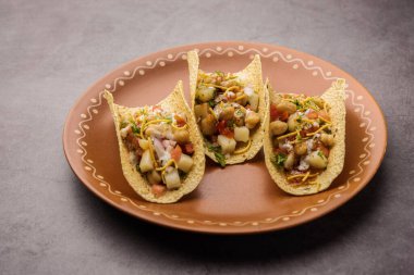 Masala Papad Tacos Meksika taco stili yapılmış bir Hint aperatifi.