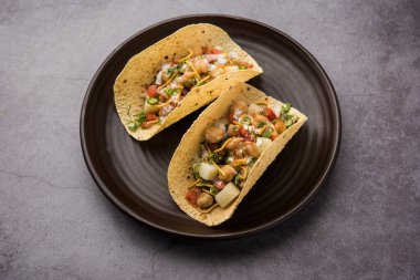 Masala Papad Tacos Meksika taco stili yapılmış bir Hint aperatifi.