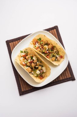 Masala Papad Tacos Meksika taco stili yapılmış bir Hint aperatifi.