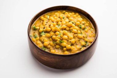 Ragda, kase içinde servis edilen kurutulmuş bezelyelerden yapılan Hint köri türüdür. Lezzetli, biraz keskin ve baharatlı köri genellikle 