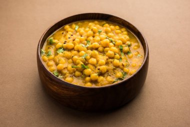 Ragda, kase içinde servis edilen kurutulmuş bezelyelerden yapılan Hint köri türüdür. Lezzetli, biraz keskin ve baharatlı köri genellikle 