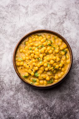 Ragda, kase içinde servis edilen kurutulmuş bezelyelerden yapılan Hint köri türüdür. Lezzetli, biraz keskin ve baharatlı köri genellikle 