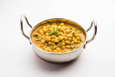 Ragda, kase içinde servis edilen kurutulmuş bezelyelerden yapılan Hint köri türüdür. Lezzetli, biraz keskin ve baharatlı köri genellikle 