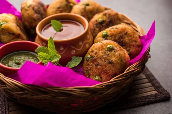 Aloo Tikki Potato Cutlet Patatas Popular Alimento Callejero Indio Hecho —  Fotos de Stock