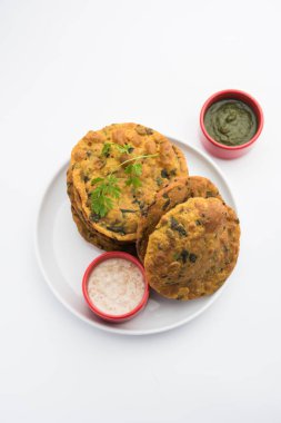 Palak Puri ya da ıspanak poori Hint usulü sağlıklı ve lezzetli bir kahvaltı tarifidir.