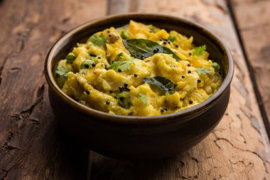 Marathi dilinde Lal Bhoplyache Bharit olarak bilinen Kırmızı Balkabağı veya Kaddu ka Raita, Hindistan Maharashtra 'dan gelen yiyecek.