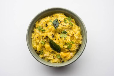 Marathi dilinde Lal Bhoplyache Bharit olarak bilinen Kırmızı Balkabağı veya Kaddu ka Raita, Hindistan Maharashtra 'dan gelen yiyecek.