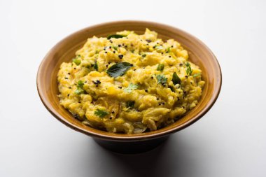 Marathi dilinde Lal Bhoplyache Bharit olarak bilinen Kırmızı Balkabağı veya Kaddu ka Raita, Hindistan Maharashtra 'dan gelen yiyecek.