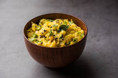 Marathi dilinde Lal Bhoplyache Bharit olarak bilinen Kırmızı Balkabağı veya Kaddu ka Raita, Hindistan Maharashtra 'dan gelen yiyecek.