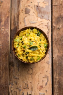 Marathi dilinde Lal Bhoplyache Bharit olarak bilinen Kırmızı Balkabağı veya Kaddu ka Raita, Hindistan Maharashtra 'dan gelen yiyecek.