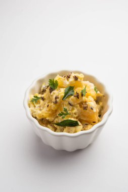 Marathi dilinde Lal Bhoplyache Bharit olarak bilinen Kırmızı Balkabağı veya Kaddu ka Raita, Hindistan Maharashtra 'dan gelen yiyecek.