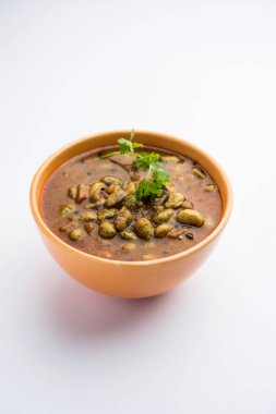 Pavta Bhaji veya Lima Fasulye Köri Tarifi, Hindistan 'da Popat Dana Sabzi olarak da bilinir.