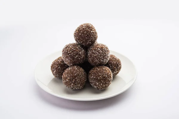 Choklad Coconut Laddu Eller Laddoo Twist Till Traditionell Nariyal Ladoo — Stockfoto