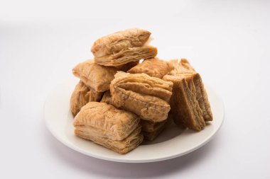 Khari Puff bisküvisi ya da çıtır börek, Hint çay saati atıştırmalığı.