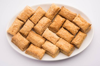 Khari Puff bisküvisi ya da çıtır börek, Hint çay saati atıştırmalığı.