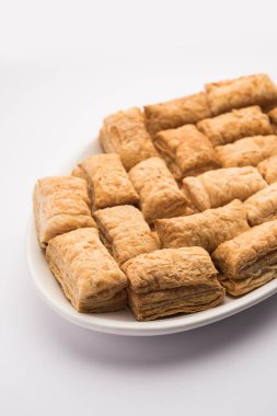 Khari Puff bisküvisi ya da çıtır börek, Hint çay saati atıştırmalığı.