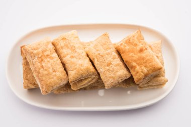 Khari Puff bisküvisi ya da çıtır börek, Hint çay saati atıştırmalığı.